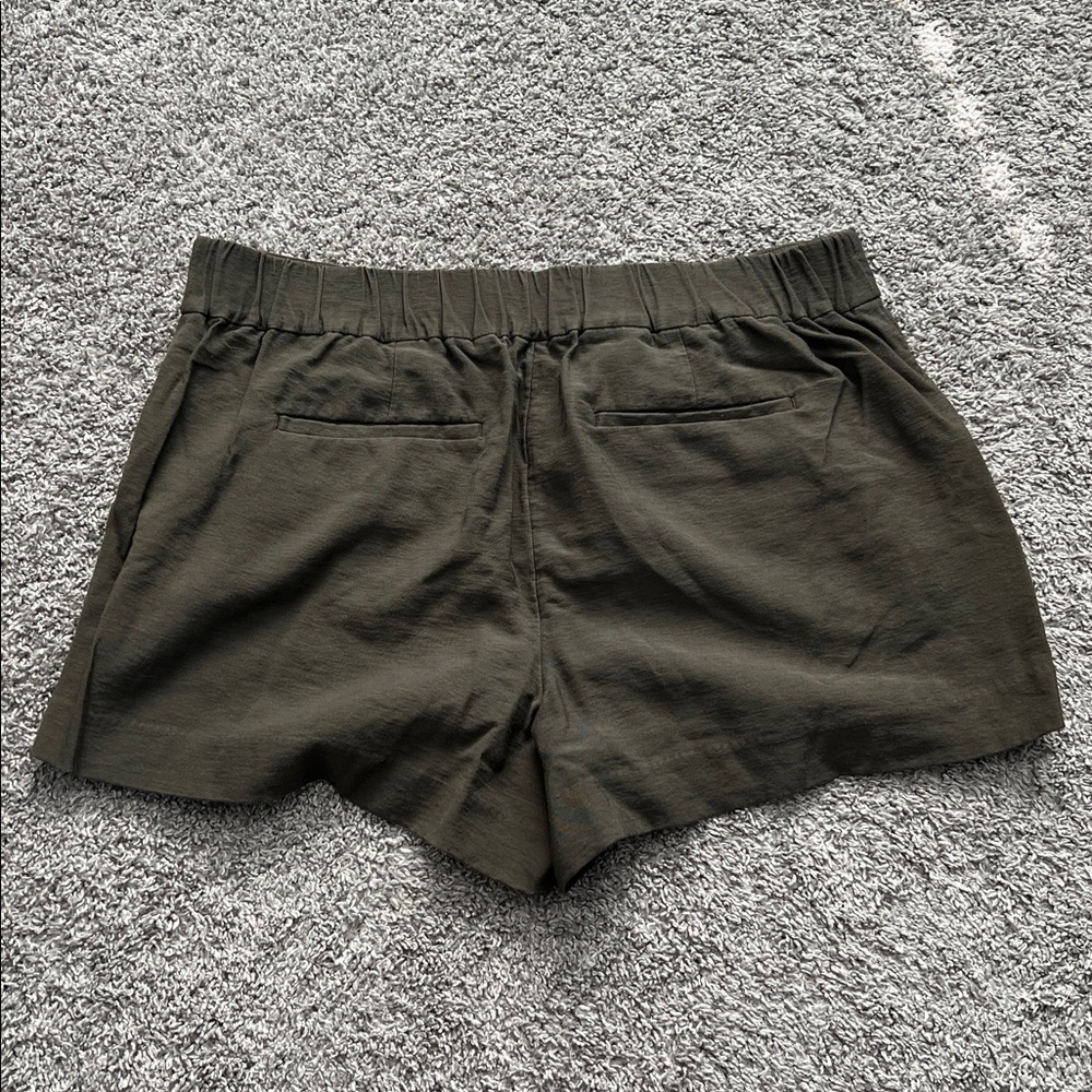 LOFT Women's Dark Green Shorts Button Front / Elastic Back Pockets - Size L - Picture 3 of 7